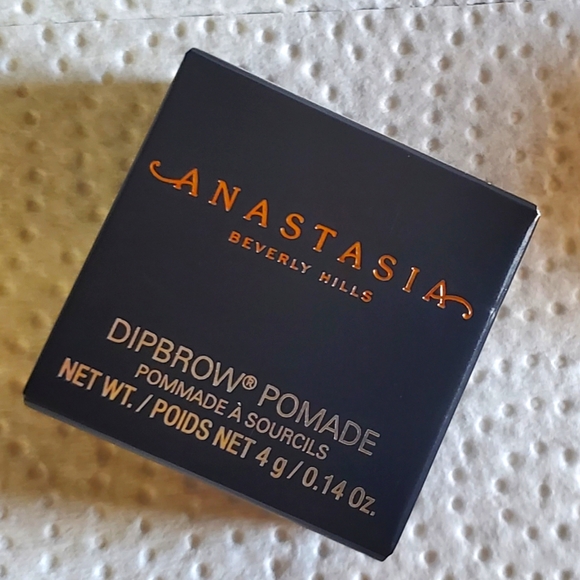 Anastasia Beverly Hills DIPBROW Waterproof Smudge Proof Brow Pomade (Dark Brown) - Picture 2 of 7